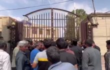 تجمع اعتراضی تراکتورداران رفسنجانی مقابل فرمانداری